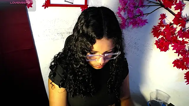 Snapshot of chleo_rosse chatting on 07/05/26, 05:09 chleo rosse online show from 07/05/26, 05:09