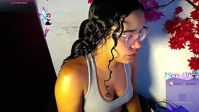Snapshot of chleo_rosse chatting on 06/03/26, 03:17 chleo rosse online show from 06/03/26, 03:17