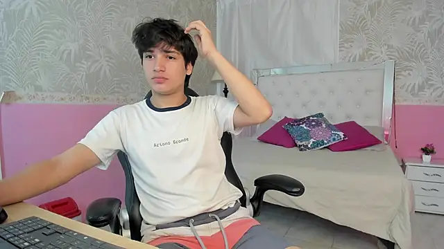 Snapshot of JakeSummer_ chatting on 11/24/25, 01:33 JakeSummer online show from 11/24/25, 01:33