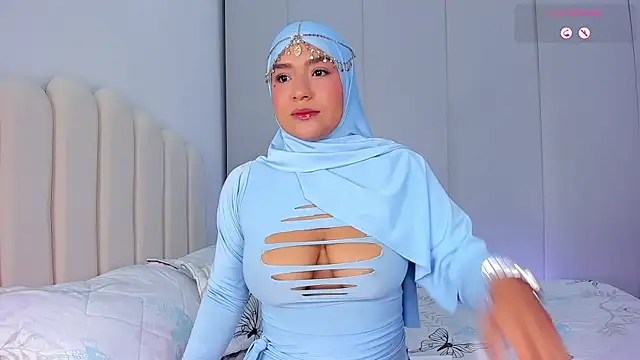 Amira-Zahra online show from 04/14/26, 10:09