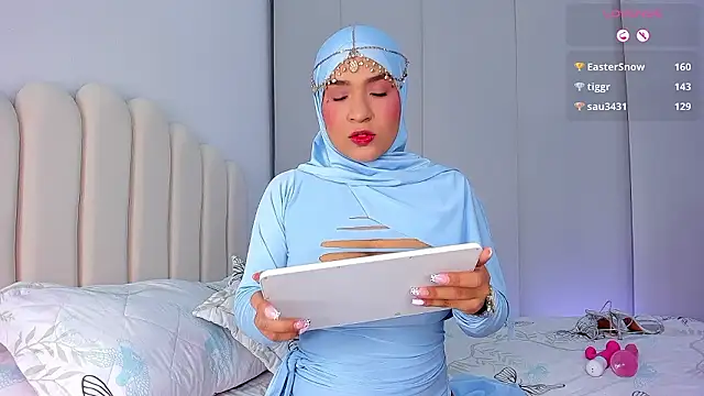 Amira-Zahra online show from 04/01/26, 10:05