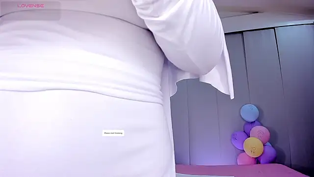 Snapshot of Amira-Zahra chatting on 05/15/26, 10:19 Amira-Zahra online show from 05/15/26, 10:19