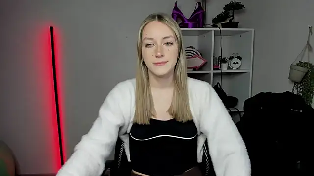 EvelynBlond online show from 03/16/26, 06:28