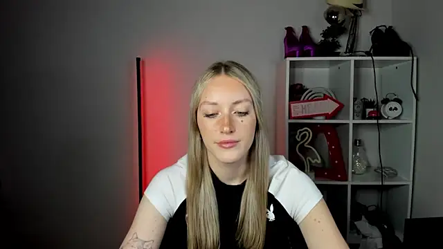 EvelynBlond online show from 06/19/26, 12:44