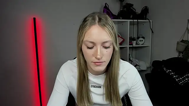 EvelynBlond online show from 04/14/26, 03:17