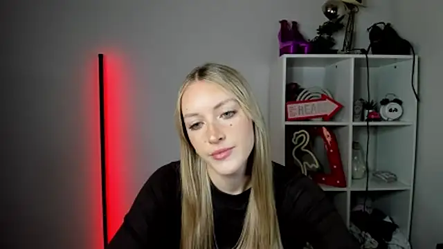 EvelynBlond online show from 06/12/26, 12:36