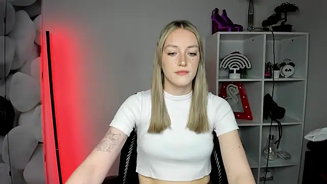 EvelynBlond online show from 02/13/26, 10:26