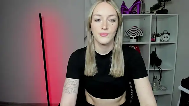 EvelynBlond online show from 03/02/26, 06:25