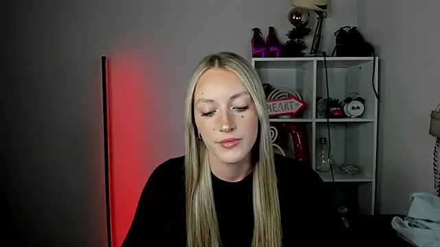 EvelynBlond online show from 06/22/26, 01:41