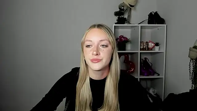 EvelynBlond online show from 07/16/26, 12:35
