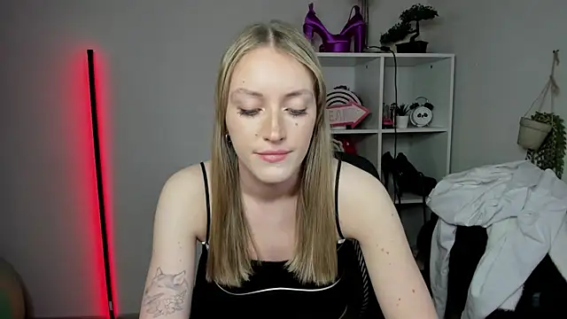 EvelynBlond online show from 03/16/26, 06:32