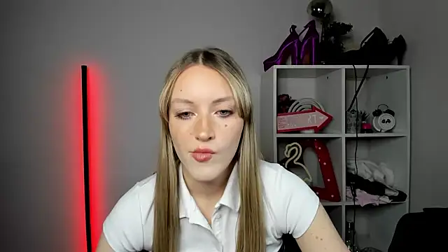 EvelynBlond online show from 04/30/26, 12:34