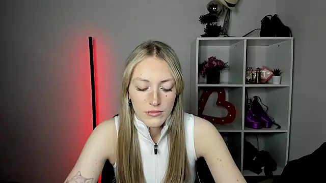 EvelynBlond online show from 07/10/26, 12:49