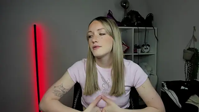 EvelynBlond online show from 04/03/26, 12:33