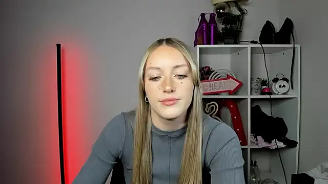 EvelynBlond online show from 05/11/26, 02:45