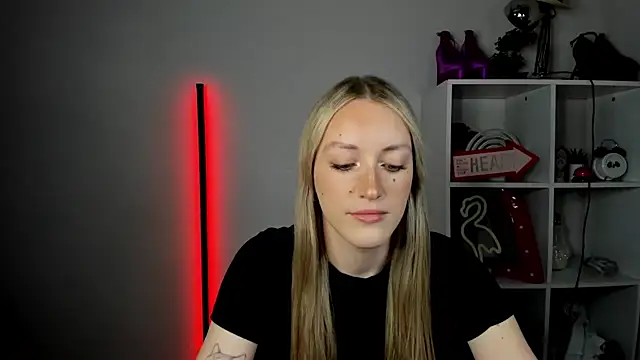 EvelynBlond online show from 06/15/26, 12:38