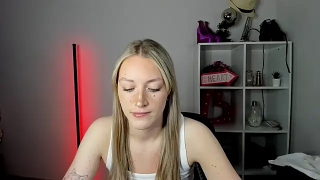 EvelynBlond online show from 07/02/26, 12:33