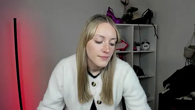 EvelynBlond online show from 03/26/26, 06:28