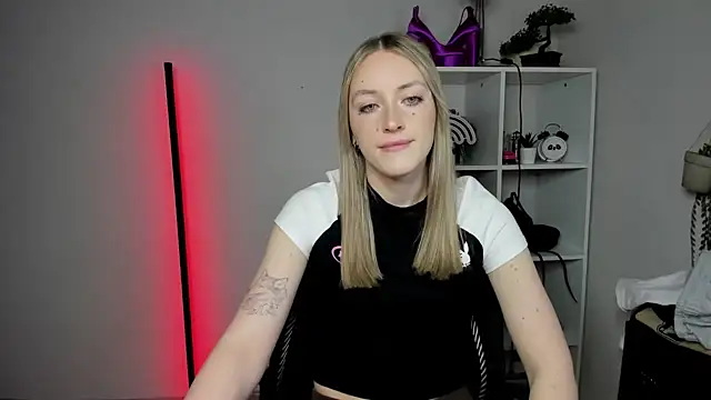 EvelynBlond online show from 03/11/26, 06:29