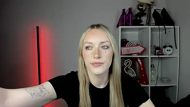 EvelynBlond online show from 06/10/26, 12:39