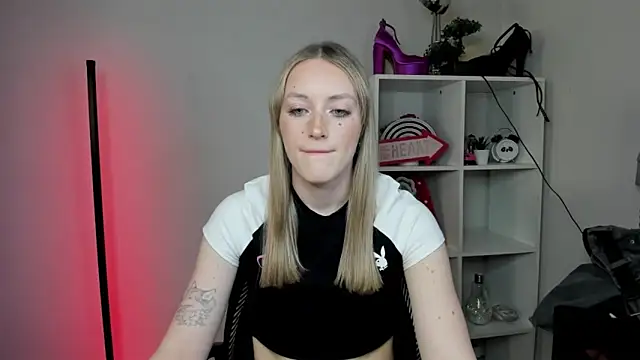 EvelynBlond online show from 03/25/26, 01:32