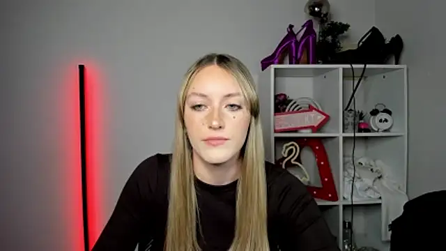 EvelynBlond online show from 04/29/26, 05:30