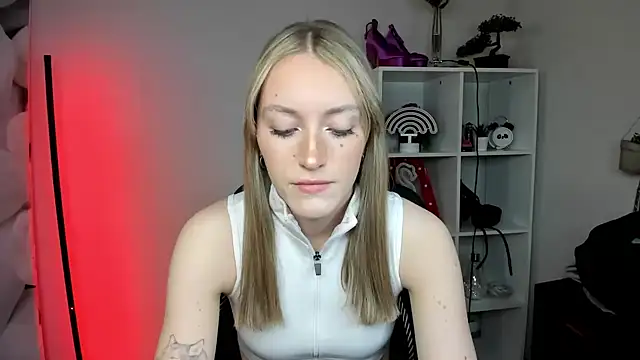 EvelynBlond online show from 02/04/26, 01:28