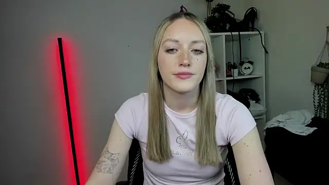 EvelynBlond online show from 04/13/26, 12:31