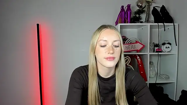 EvelynBlond online show from 06/08/26, 12:38