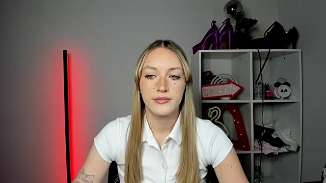 EvelynBlond online show from 05/06/26, 12:42