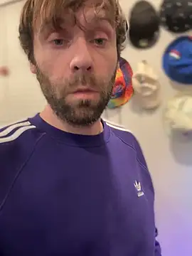strippingmale1 online show from 11/26/25, 02:00