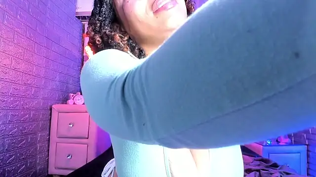 NayaScarlet online show from 04/16/26, 07:14