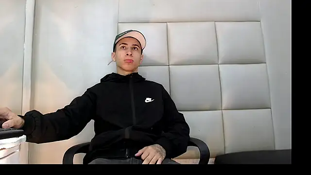 HollmanFronsh online show from 01/13/26, 03:43