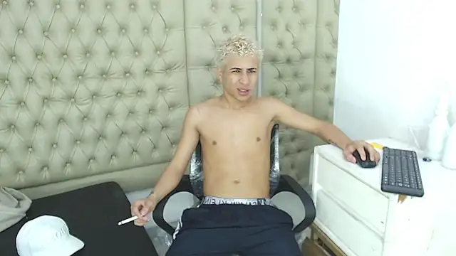 HollmanFronsh online show from 12/01/25, 02:56