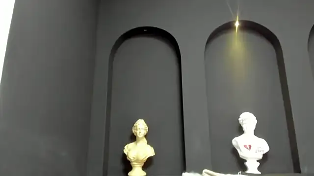 emilyrousee01 online show from 04/04/26, 07:09