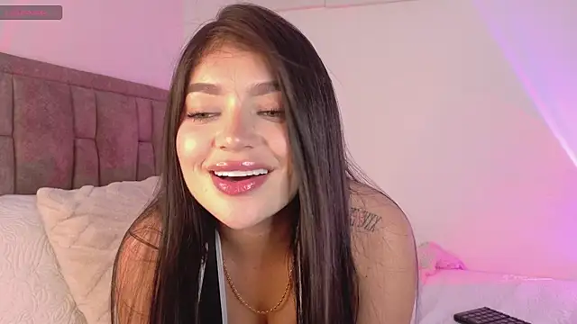 Snapshot of MarianaBaez1 chatting on 07/05/26, 04:30 MarianaBaez1 online show from 07/05/26, 04:30