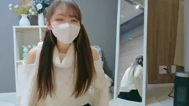 Nami-jpn online show from 12/20/25, 07:22