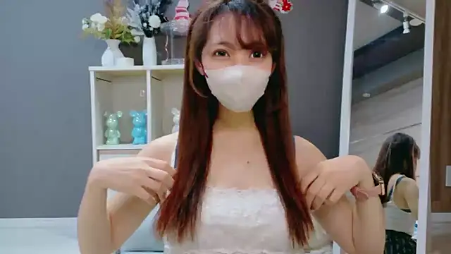 Nami-jpn online show from 12/21/25, 03:19