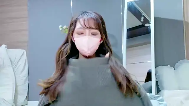 Nami-jpn online show from 11/30/25, 01:39