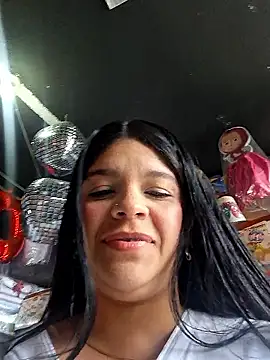 Layla-daring online show from 12/19/25, 07:05