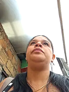 Layla-daring online show from 12/15/25, 08:03