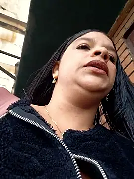 Layla-daring online show from 04/17/26, 06:33