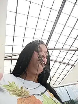 Snapshot of Layla-daring chatting on 03/03/26, 06:15 Layla-daring online show from 03/03/26, 06:15