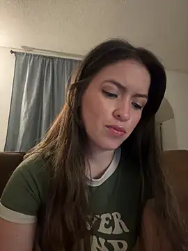 Snapshot of Little__Danni1 chatting on 06/12/26, 01:36 Little Danni1 online show from 06/12/26, 01:36