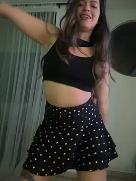 Snapshot of Little__Danni1 chatting on 02/20/26, 04:31 Little Danni1 online show from 02/20/26, 04:31