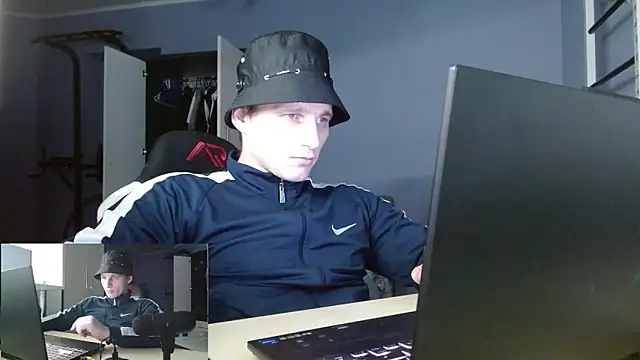 Poliglotjoe1 online show from 02/05/26, 07:43