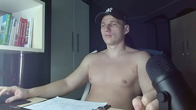 Poliglotjoe1 online show from 11/28/25, 04:23