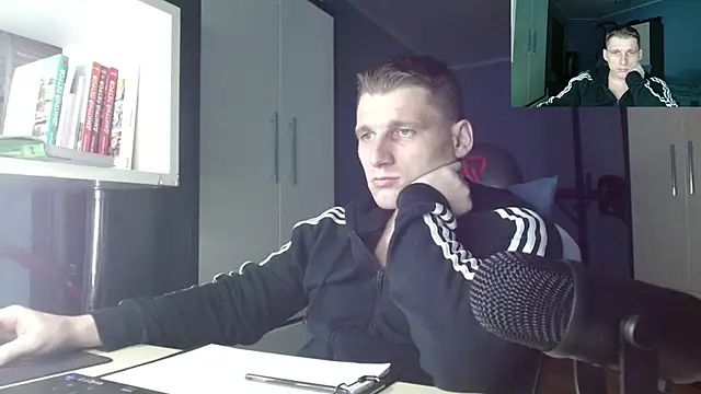 Poliglotjoe1 online show from 11/30/25, 08:04