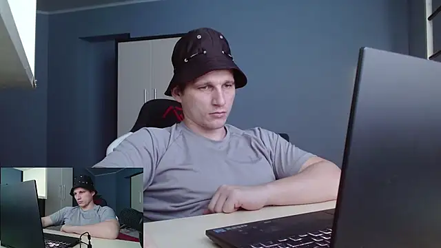 Poliglotjoe1 online show from 02/10/26, 02:16