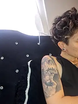 megan NL online show from 12/05/25, 05:33